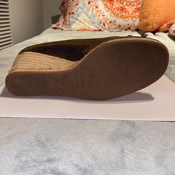 Size 9 Coach wedge shoe - Picture 3 of 5